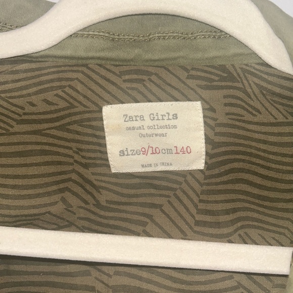 ZARA army jacket w/ patches so trendy & cute! Check out video for details! 9/10 - Picture 6 of 9